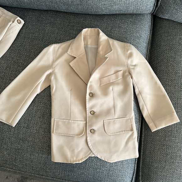 Boy’s custom made 3-piece dress suite - Picture 4 of 9